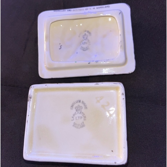 Mrs Gamp Sandland Porcelain Trinket Box - Picture 7 of 12